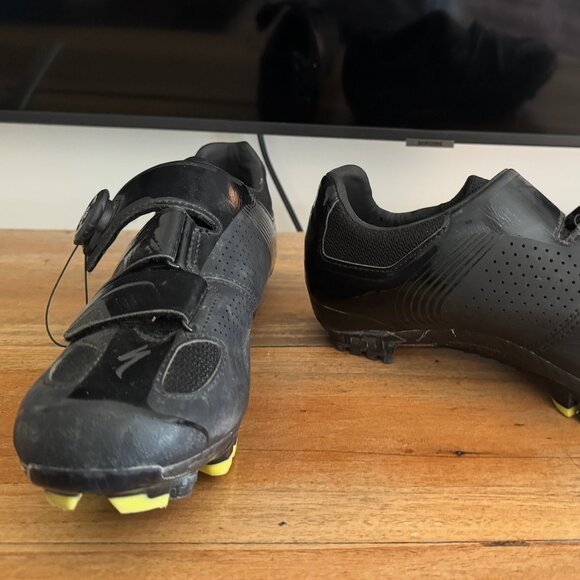 Specialized Black Cycling Shoes - Picture 3 of 8